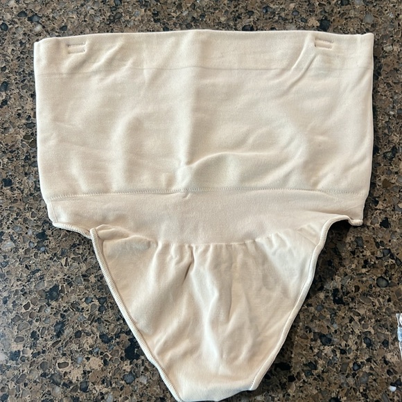 Skims tummy control thong shape wear L - Picture 2 of 5